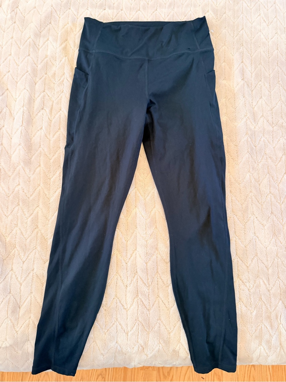 Fabletics Black High-Waist Woman’s Leggings with Side Pockets